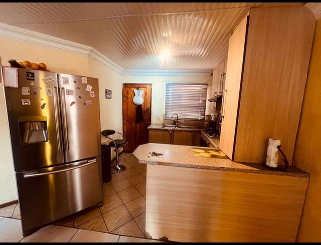 3 BEDROOM HOUSE FOR SALE IN THE ORCHARDS